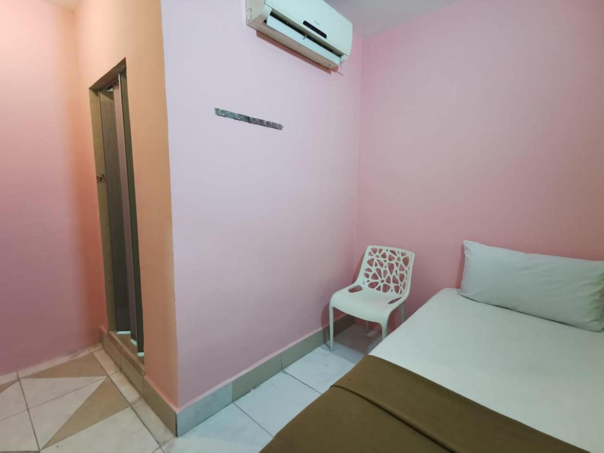 Super Oyo 90086 My Seven Days Inn Johor Bahru Buitenkant foto