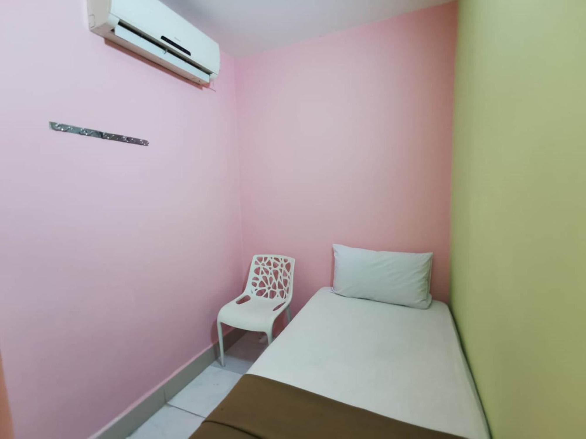 Super Oyo 90086 My Seven Days Inn Johor Bahru Buitenkant foto