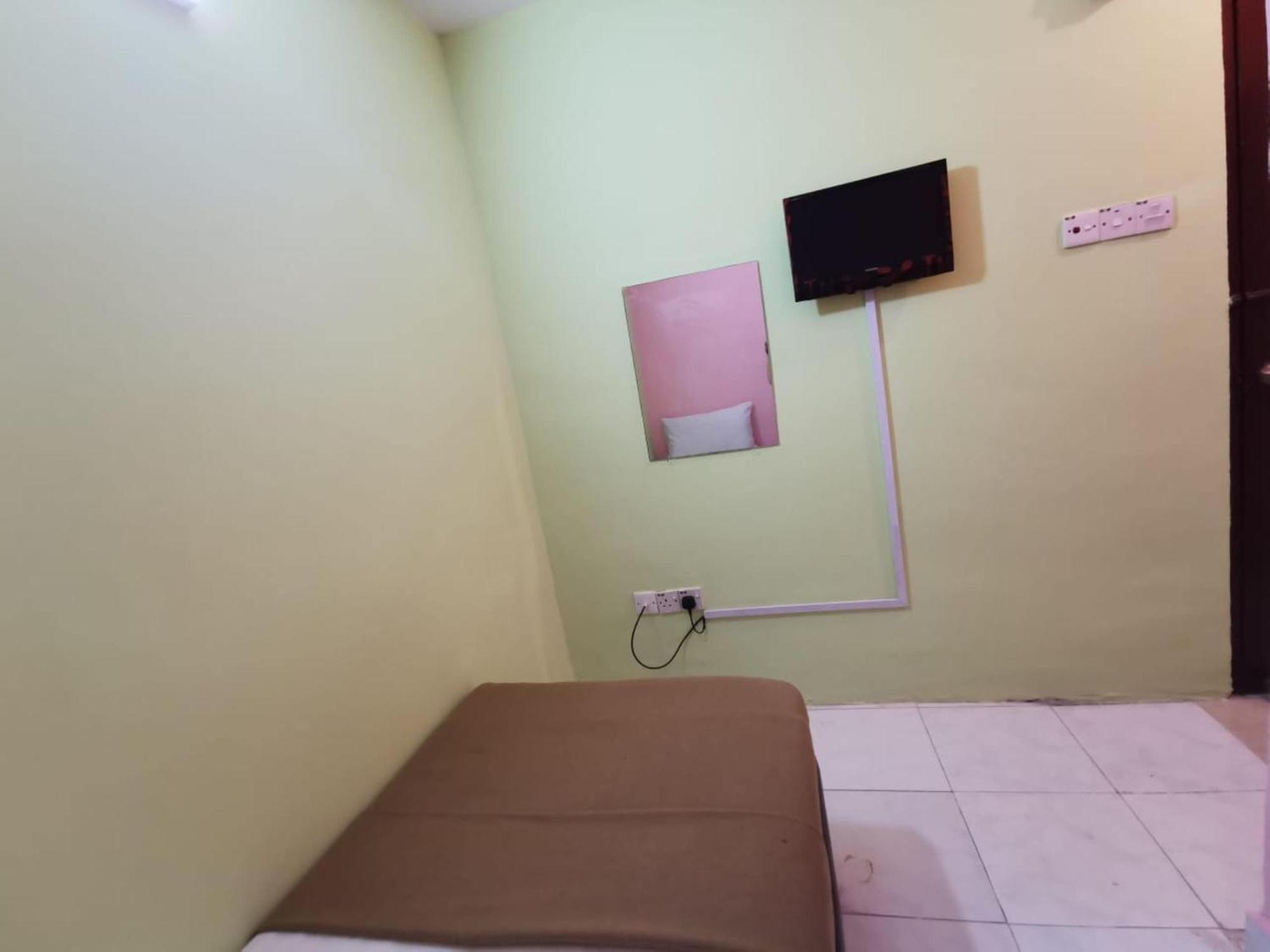 Super Oyo 90086 My Seven Days Inn Johor Bahru Buitenkant foto
